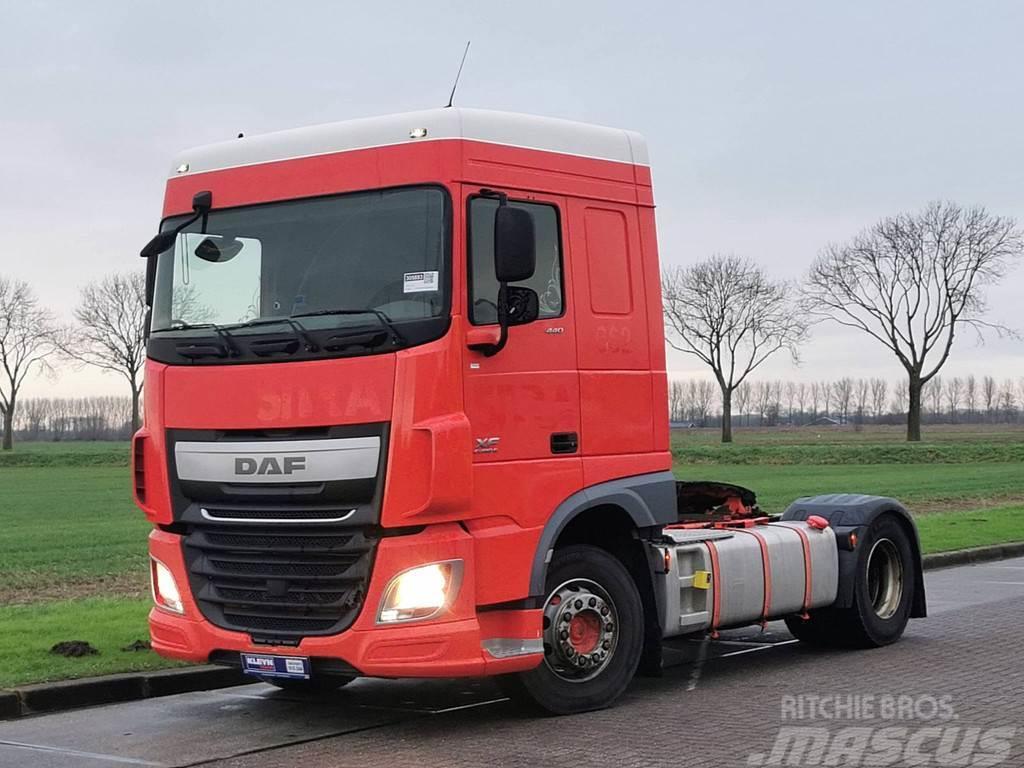 DAF XF 440 spacecab manual Tractor Units
