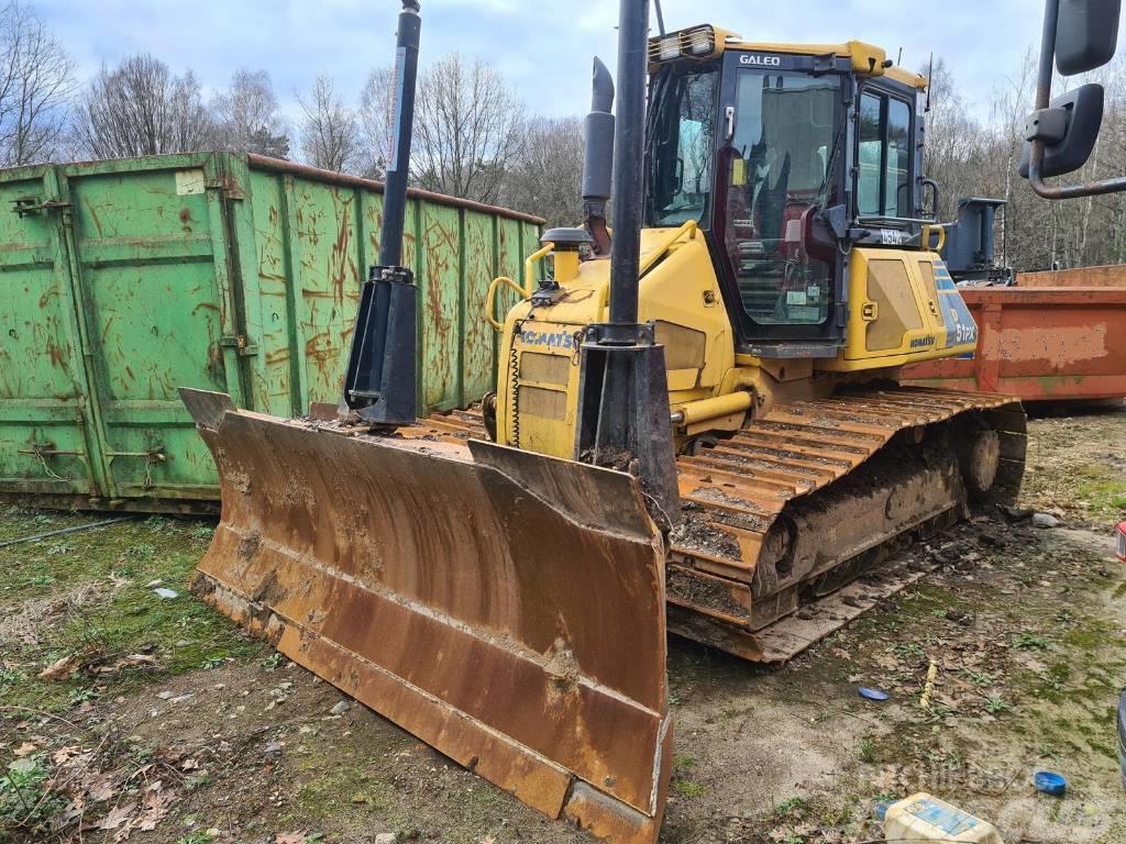 Komatsu D 51 PX-22 Crawler dozers