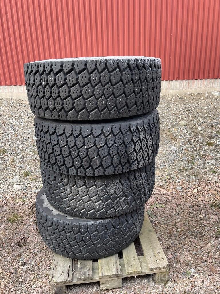 Wille Komp.hjul 4st 325/70R18 Tyres, wheels and rims