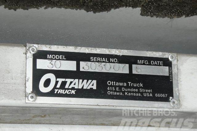 Ottawa 30 Terminal tractors