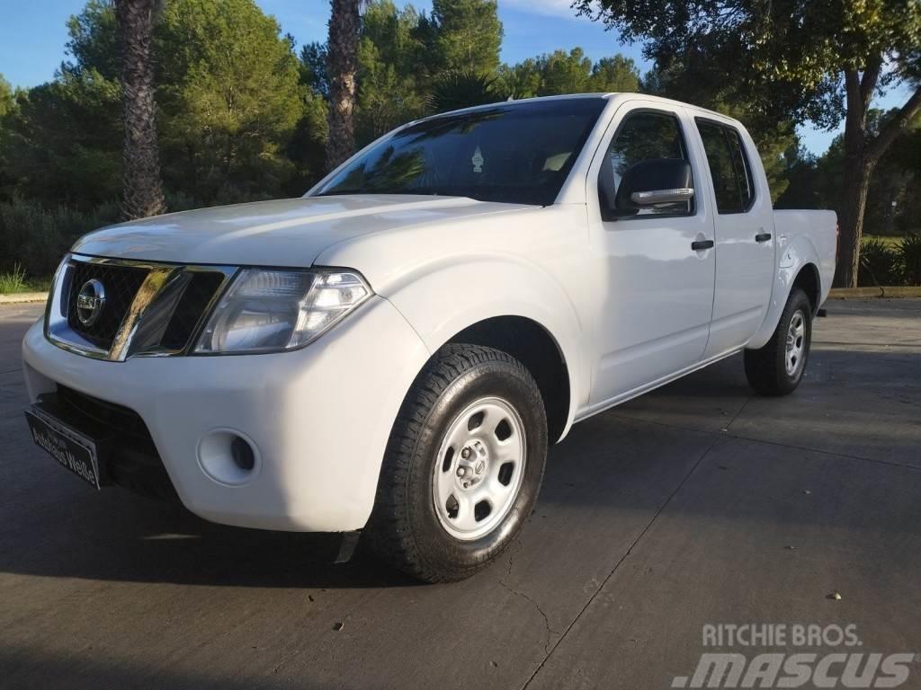 Nissan Navara 2.5dCi XE Formigal DCb. 4x4 Panel vans