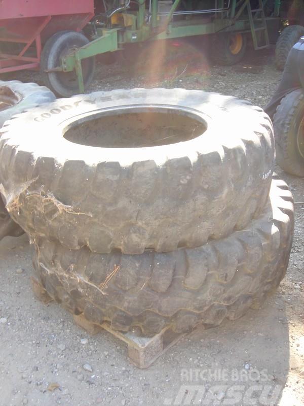 Goodyear Læssemask 440/80x28 Tyres, wheels and rims