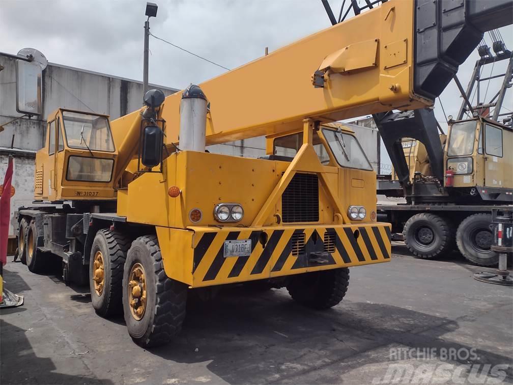 P&H T-650 All terrain cranes