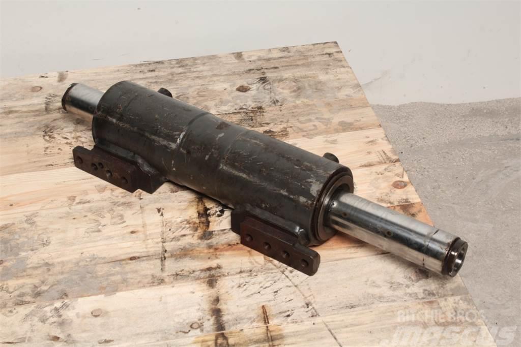 Valtra S353 Front axle steering cylinder Transmission
