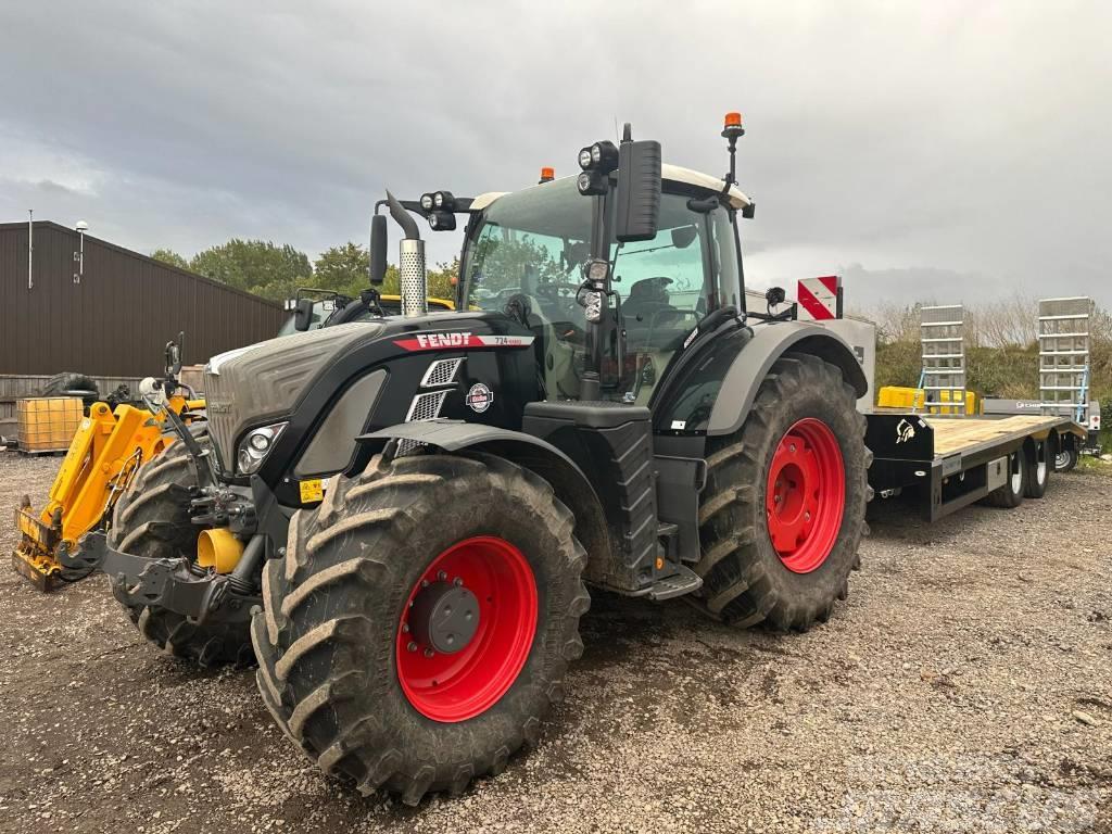 Fendt 724 Vario Profi Plus Tractors