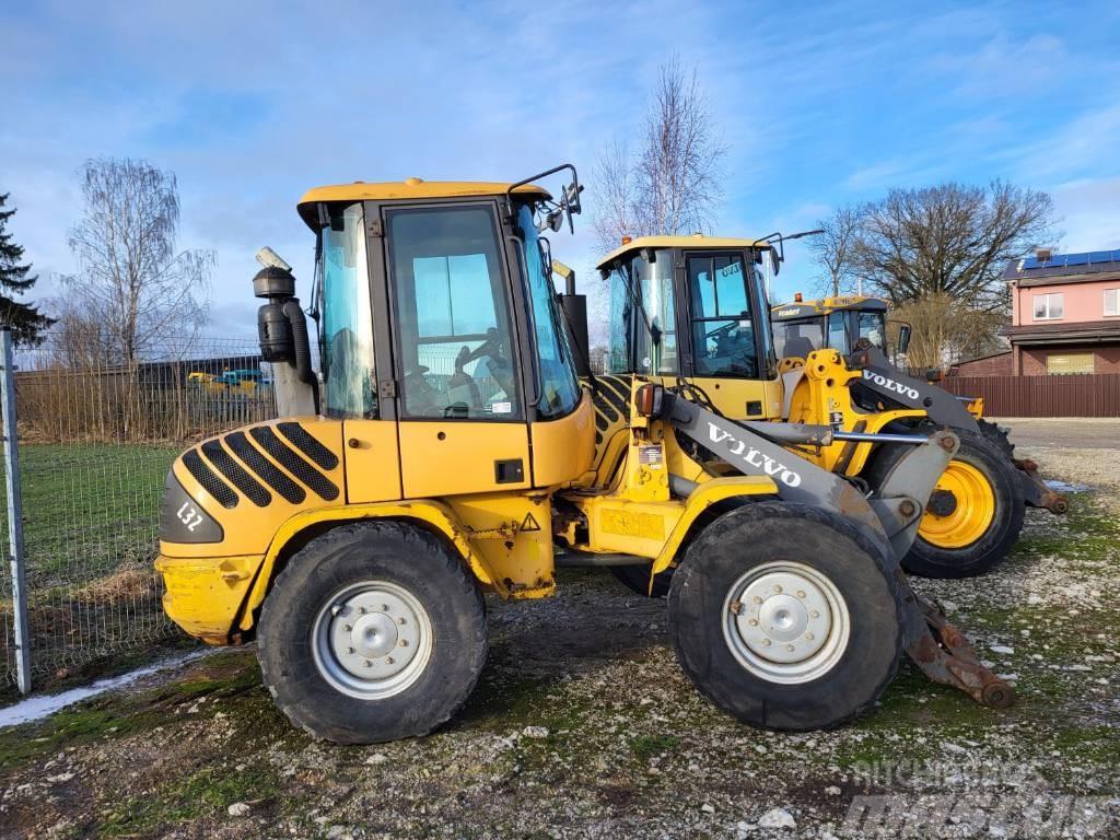 Volvo L 32 Z Front loaders and diggers