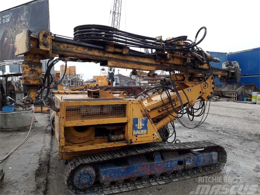 Bauer UBW 06 Surface drill rigs