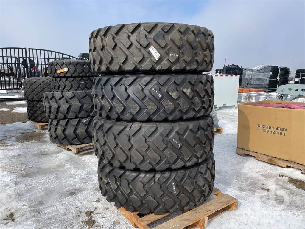 Triangle Quantity of (4) 17.5R25 (Unused) Tyres, wheels and rims