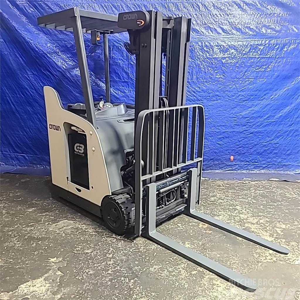 Crown RC5530C-30 Electric forklift trucks