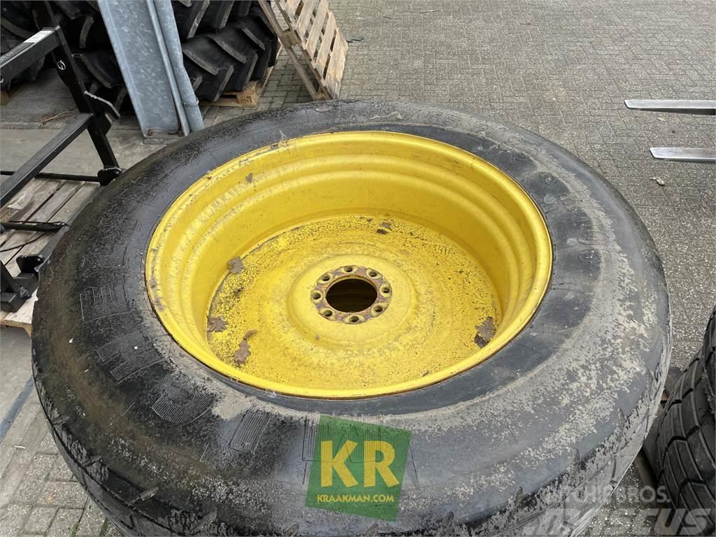Michelin 500/60R22.5 + 540/65R38 op velg Tyres, wheels and rims