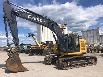 DEERE 245G LC
