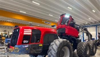 Komatsu 951