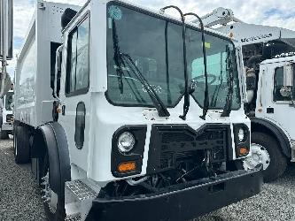 Mack MRU 633