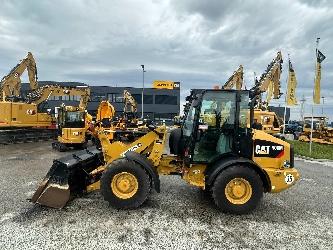 CAT 906 M