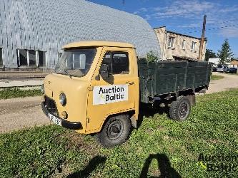  UAZ 3303