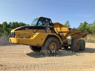 CAT 735