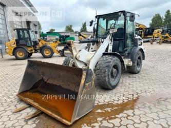CAT 906M