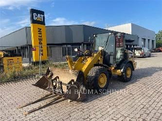 CAT 906M