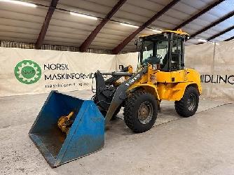 Volvo L30B