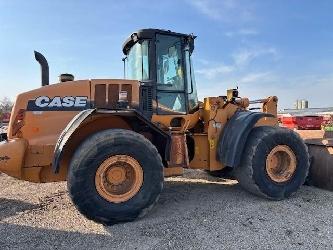 CASE 821E