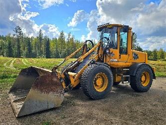 JCB 411