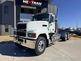 Mack PI64T