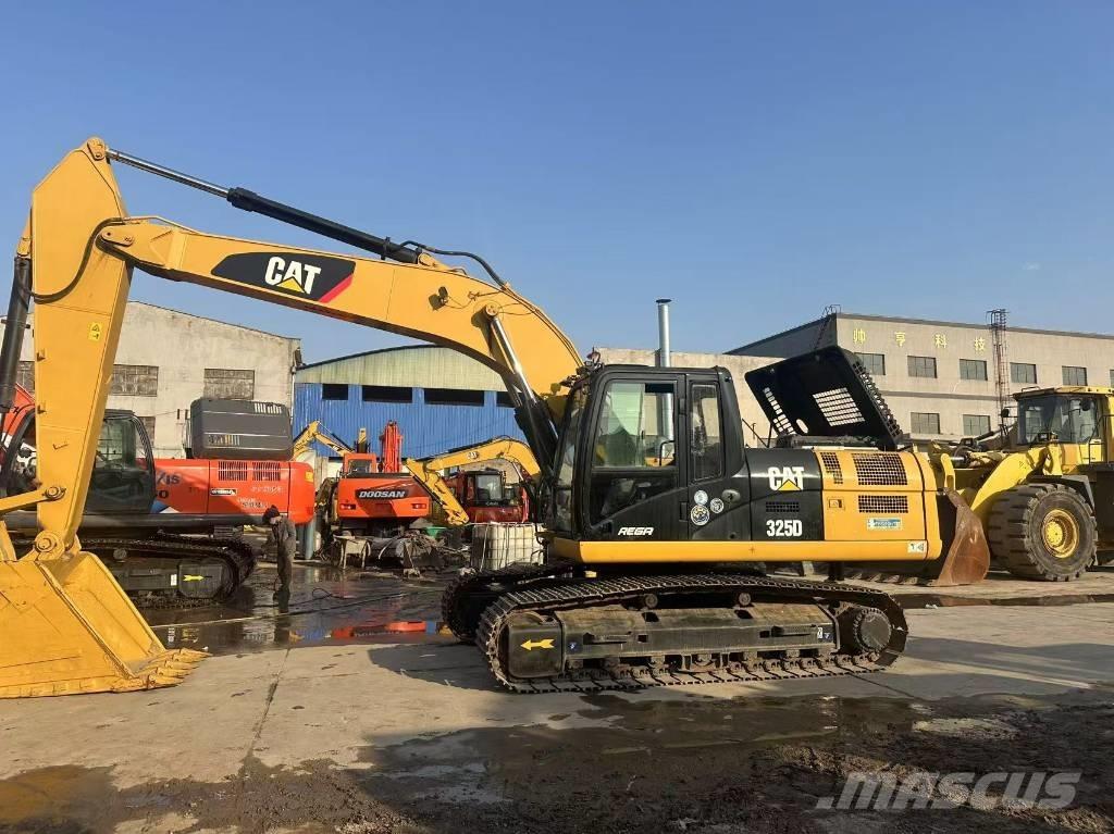 CAT 325 D Beltegraver