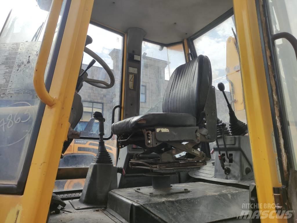 Komatsu WB 92 A Traktorgravere