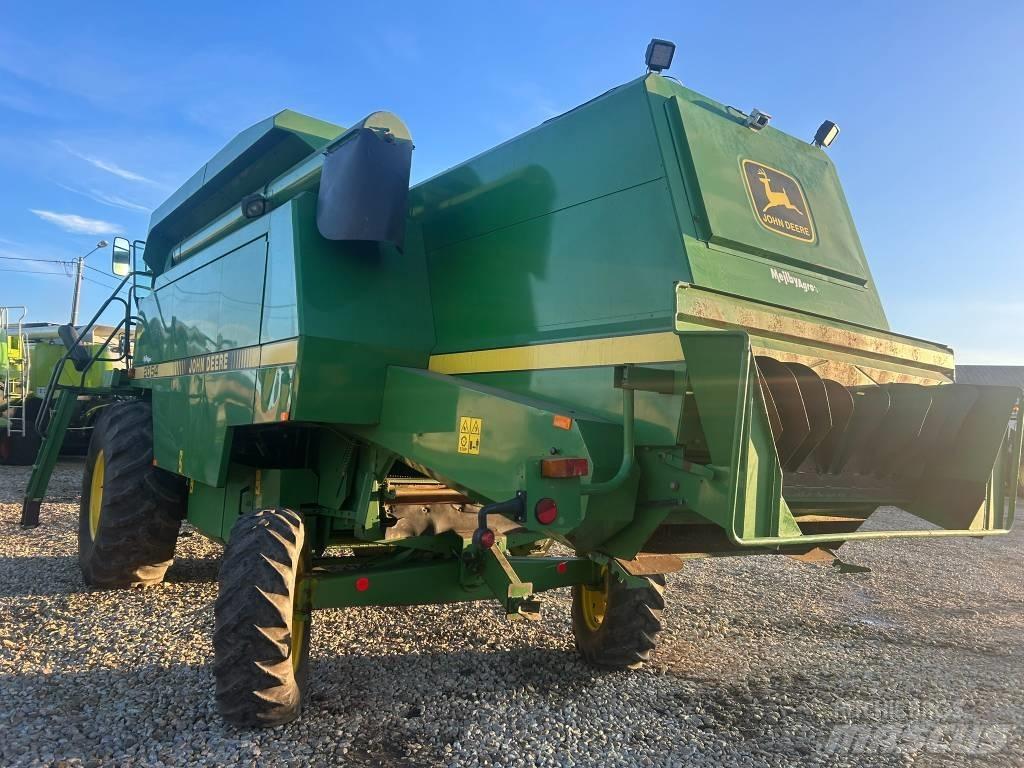 John Deere 2054 Skurtreskere