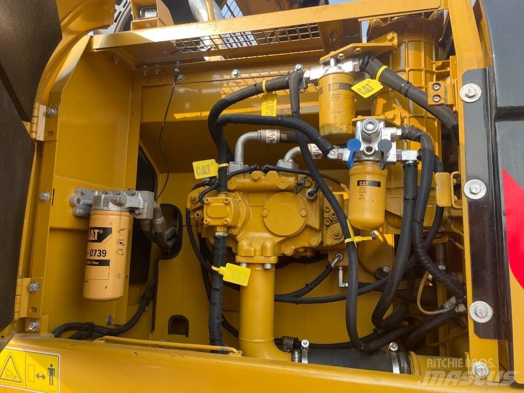 CAT 329 D Beltegraver