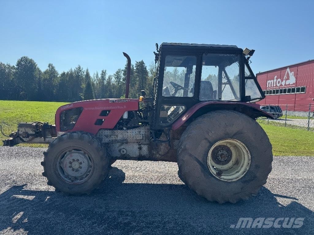 Belarus 1025.4 Traktor med skogsutstyr