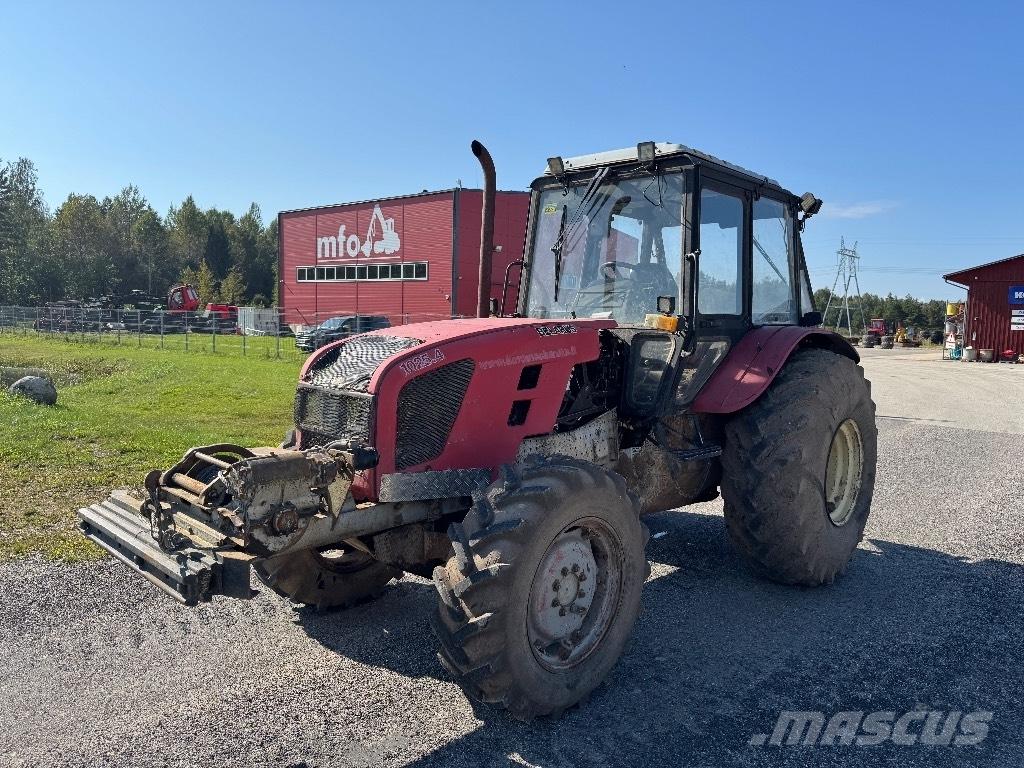 Belarus 1025.4 Traktor med skogsutstyr
