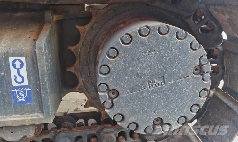 Komatsu PC 220-7 Beltegraver