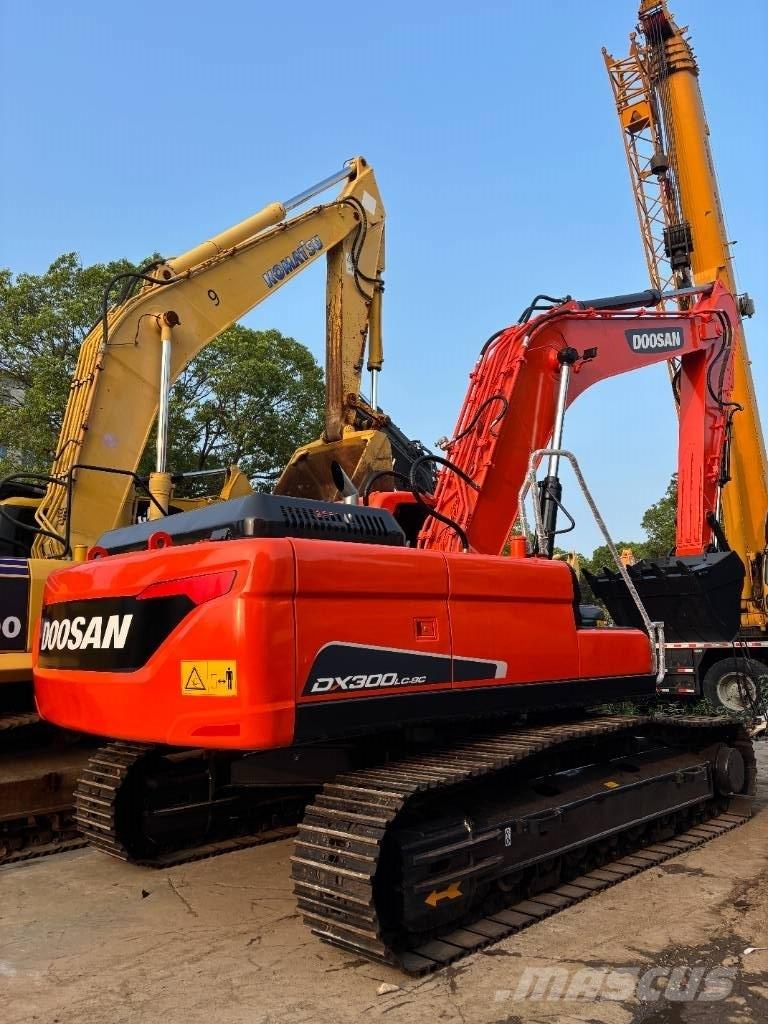 Doosan DX300LC-9C Beltegraver