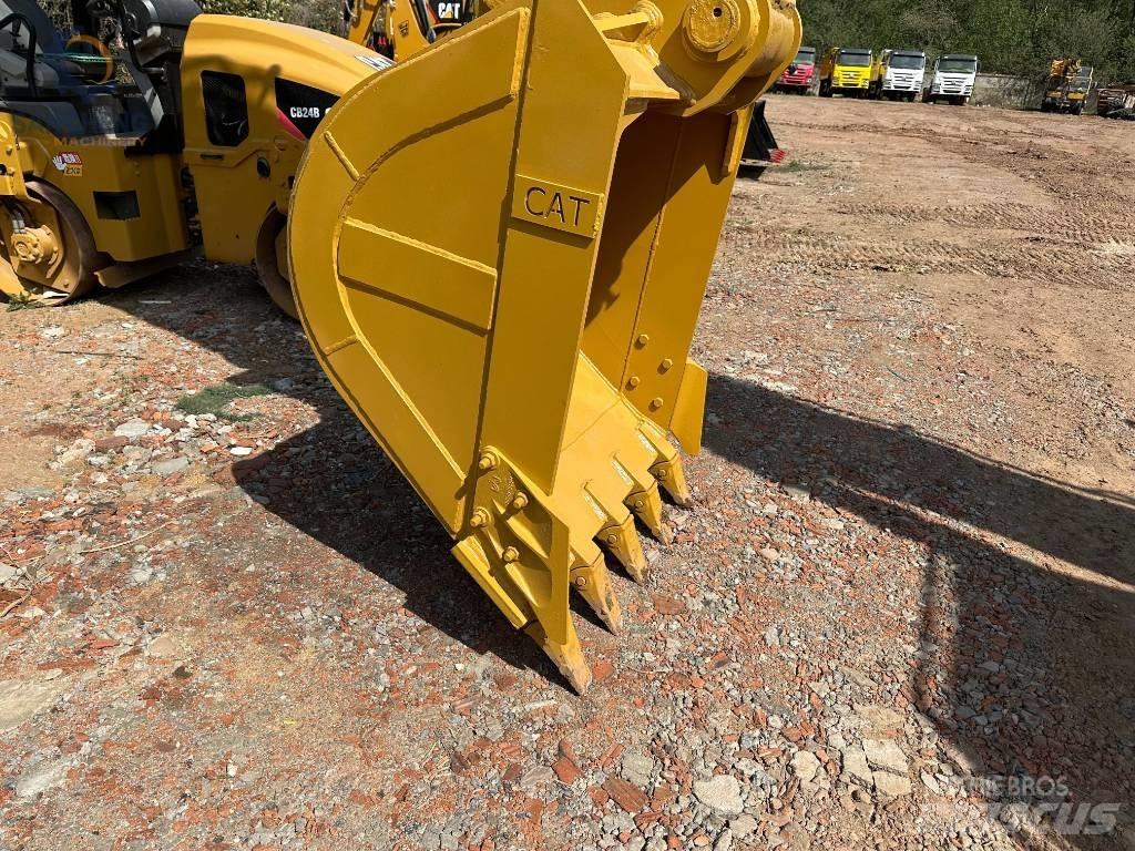 CAT 320 B L Beltegraver