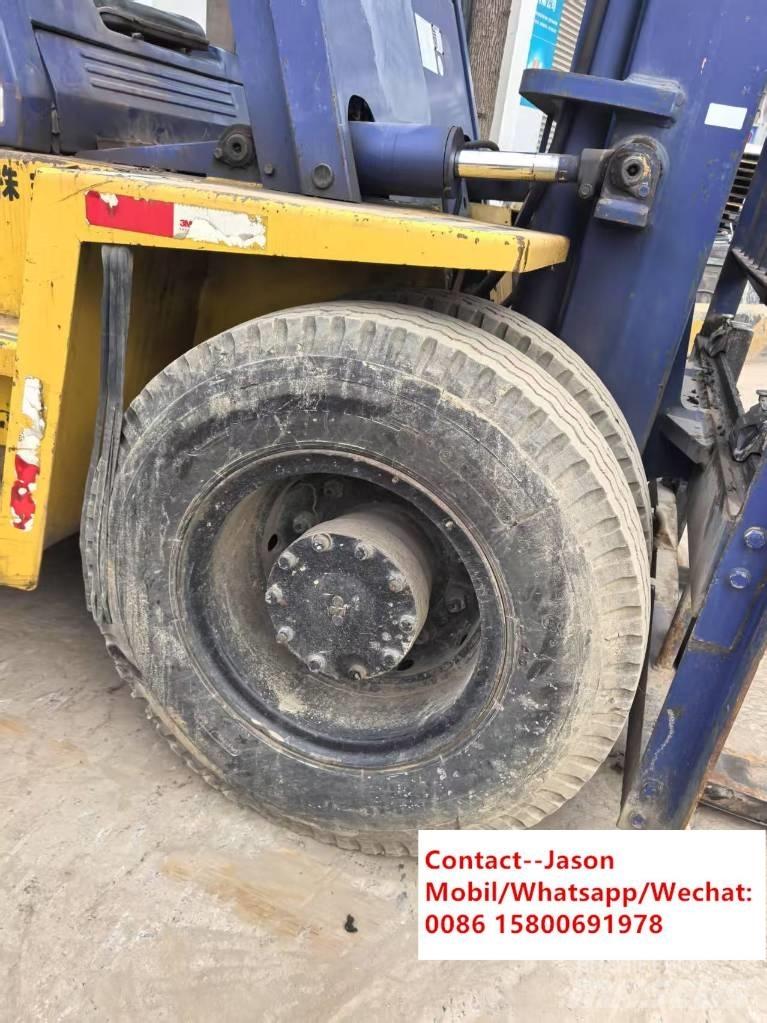 Komatsu FD 100-7 Diesel Trucker