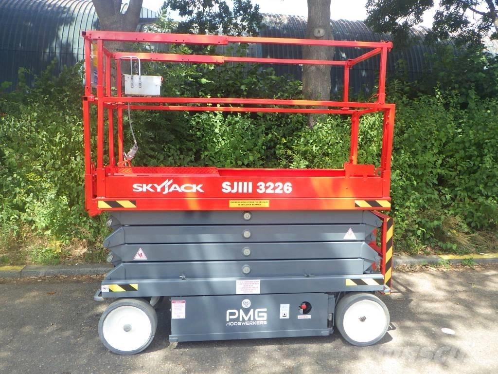 SkyJack SJ3226 Sakselifter