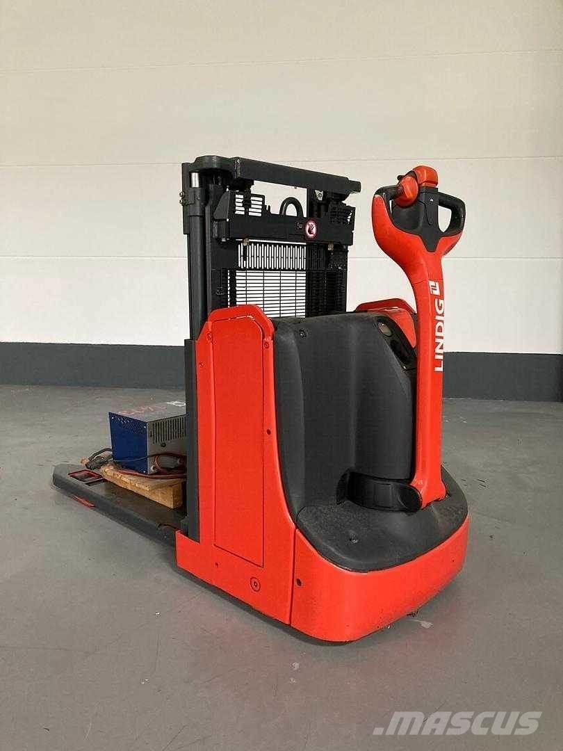 Linde D08 Høytløftende plukketruck