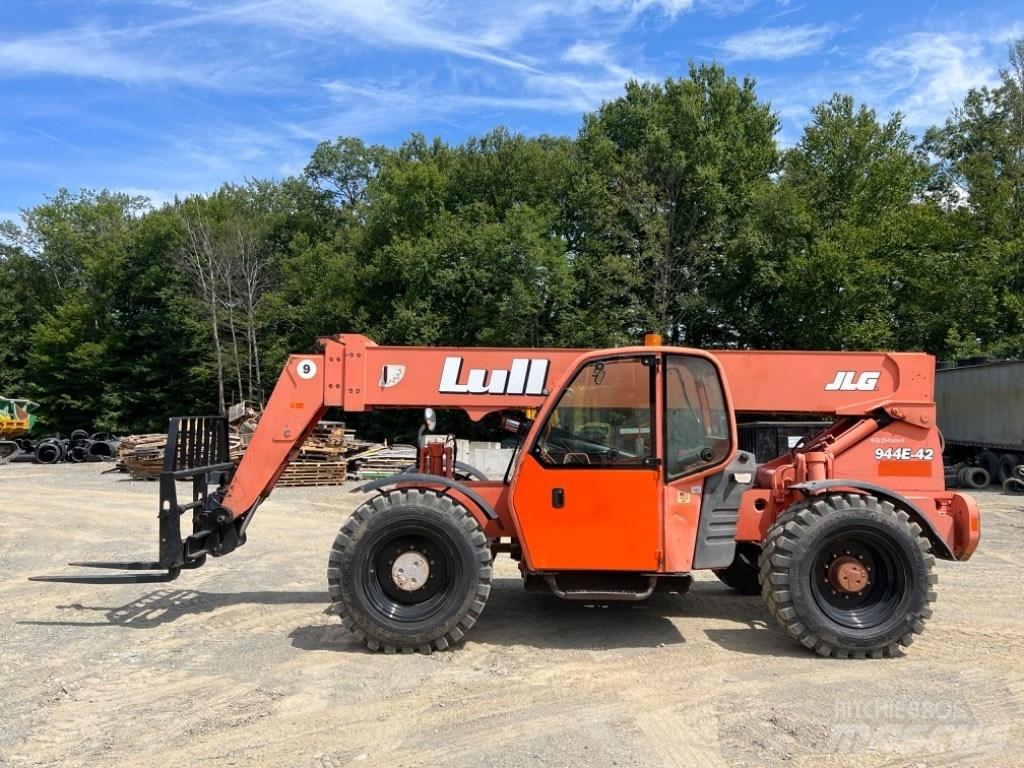 Lull 944E-42 Teleskoplastere