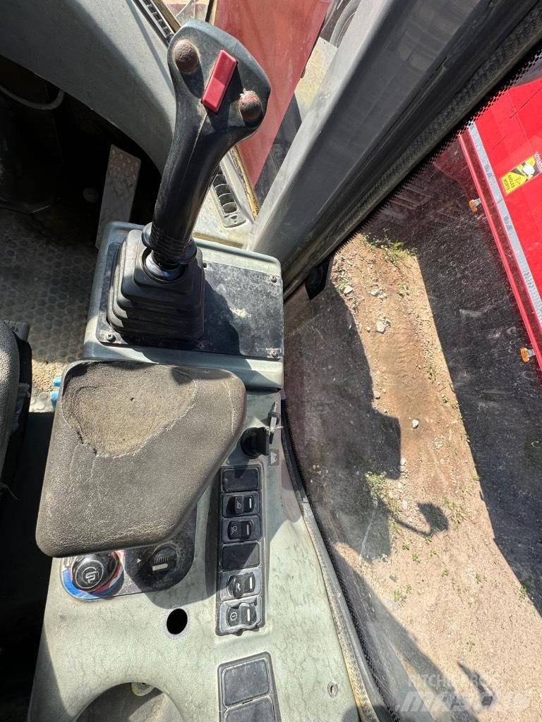 Hitachi LX 210 E Hjullastere