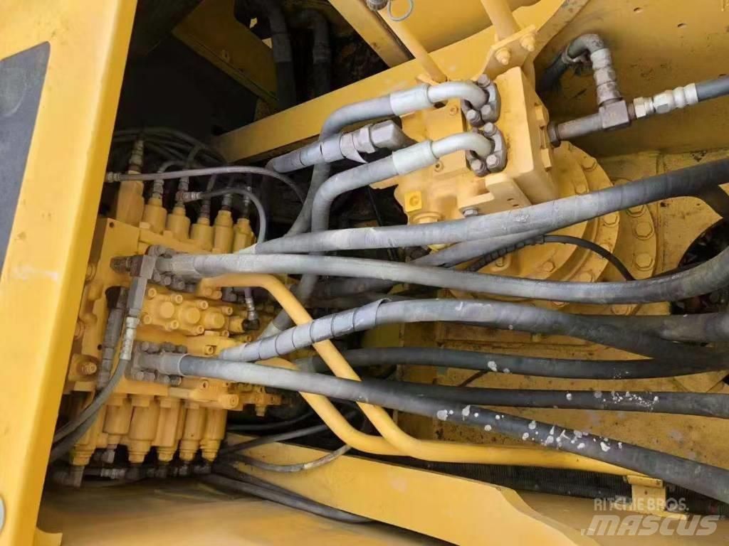 Komatsu 200-7 Beltegraver