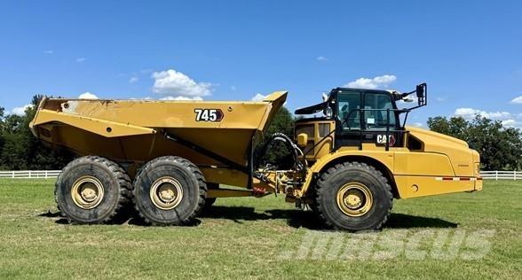 CAT 745 Rammestyrte Dumpere