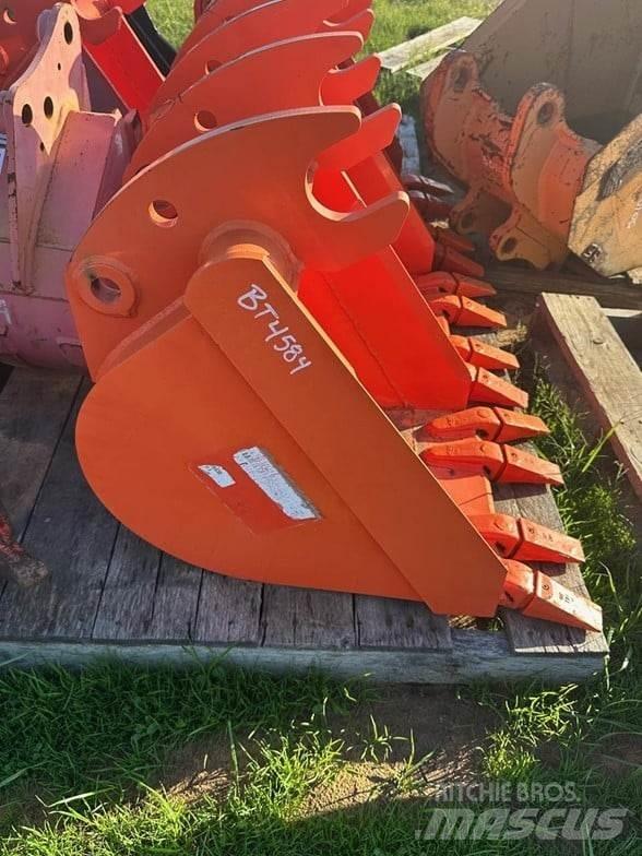 Kubota BT4584 Skuffer