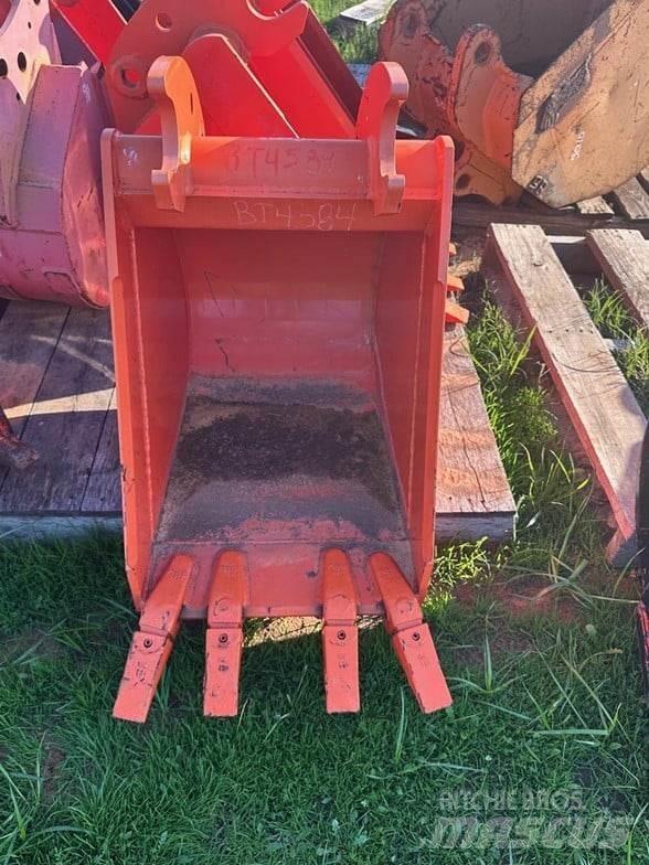 Kubota BT4584 Skuffer