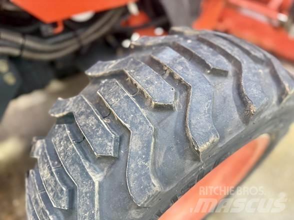 Kubota L39 Traktorgravere