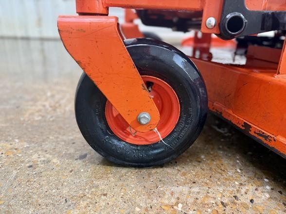Kubota Z125S Spakstyrte gressklippere