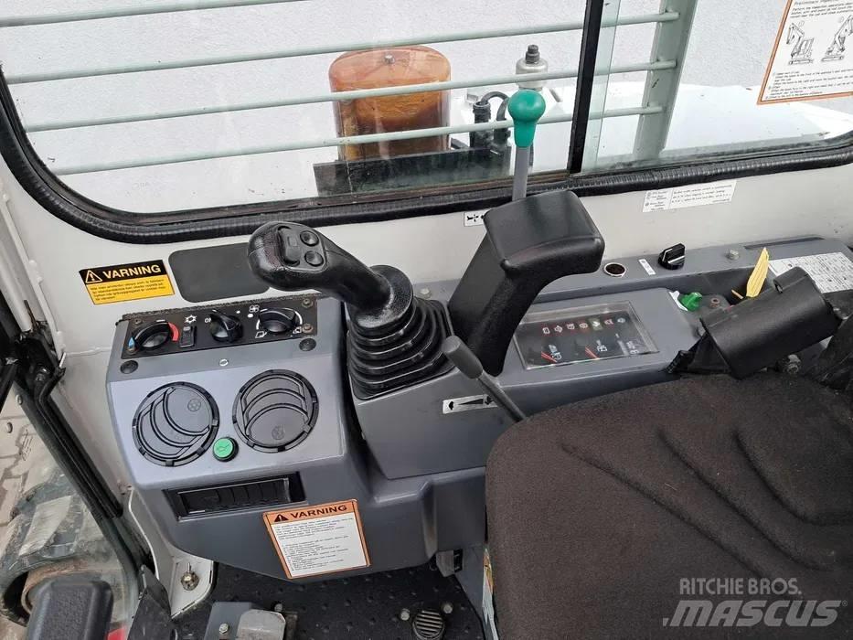 Takeuchi TB 153 FR Beltegraver