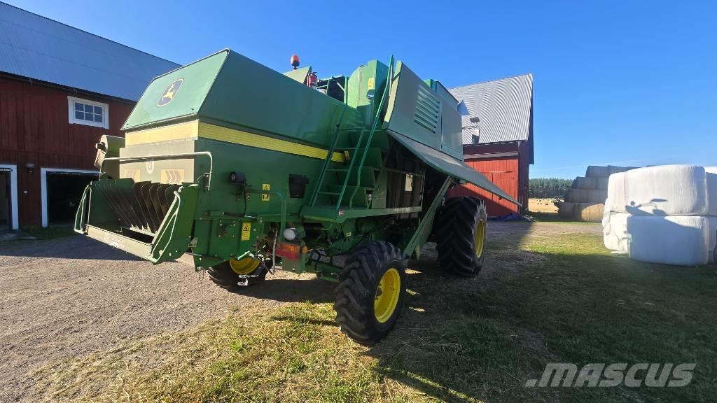 John Deere 1570 Skurtreskere