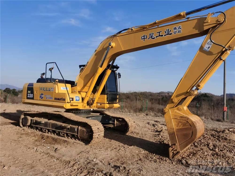 Komatsu PC 220-8 Beltegraver