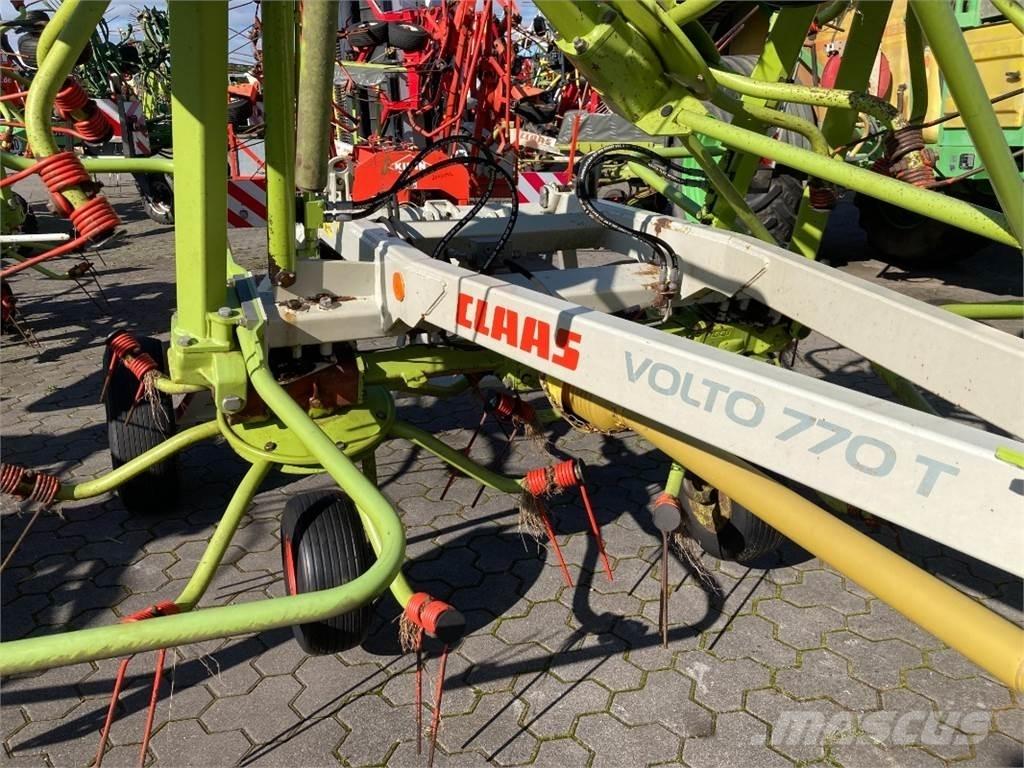 CLAAS Volto 770 T Raker og høyvendere